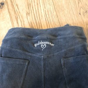 Godesswear size 4 pants never worn